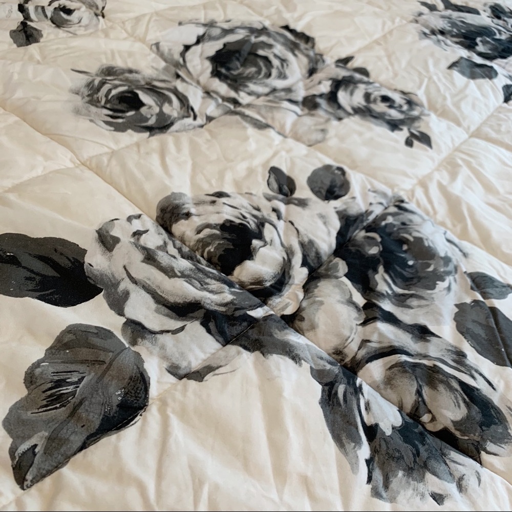 Twin/Twin XL Floral Comforter - Picture 3 of 8